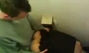 Ընկերը բռնել է մի աղ ...